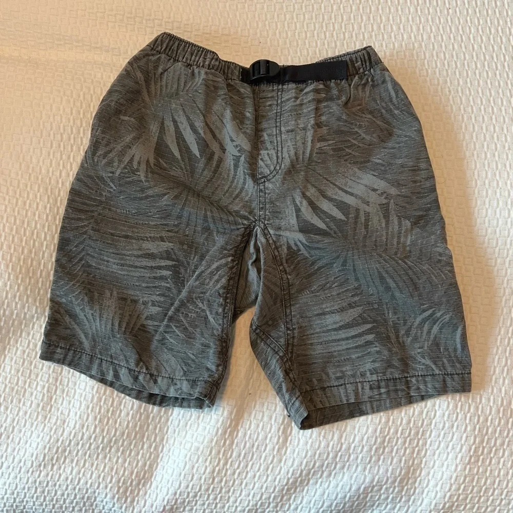 GAP Kids Boys Elastic Waist Gray Tropical Print Trek Shorts Size M (8)